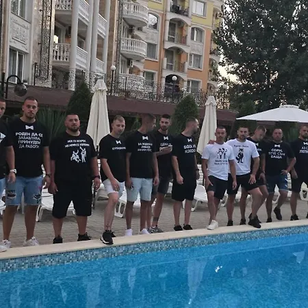 Vanilla Garden מלון דירות סאני ביץ'