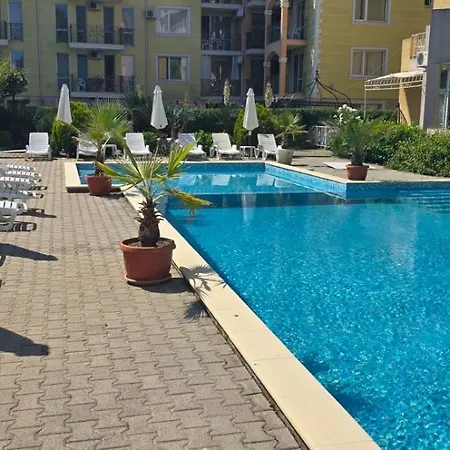 Vanilla Garden מלון דירות 3*