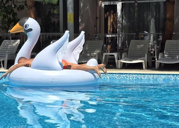 Vanilla Garden Lägenhetshotell Slăntjev Brjag