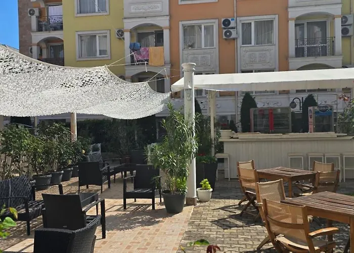 Lägenhetshotell Vanilla Garden 3*